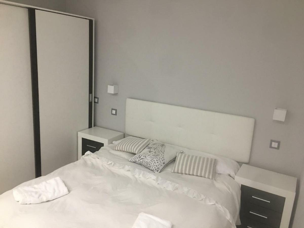 Apartamento Ausonio 2 Dormitorios 梅里达 外观 照片